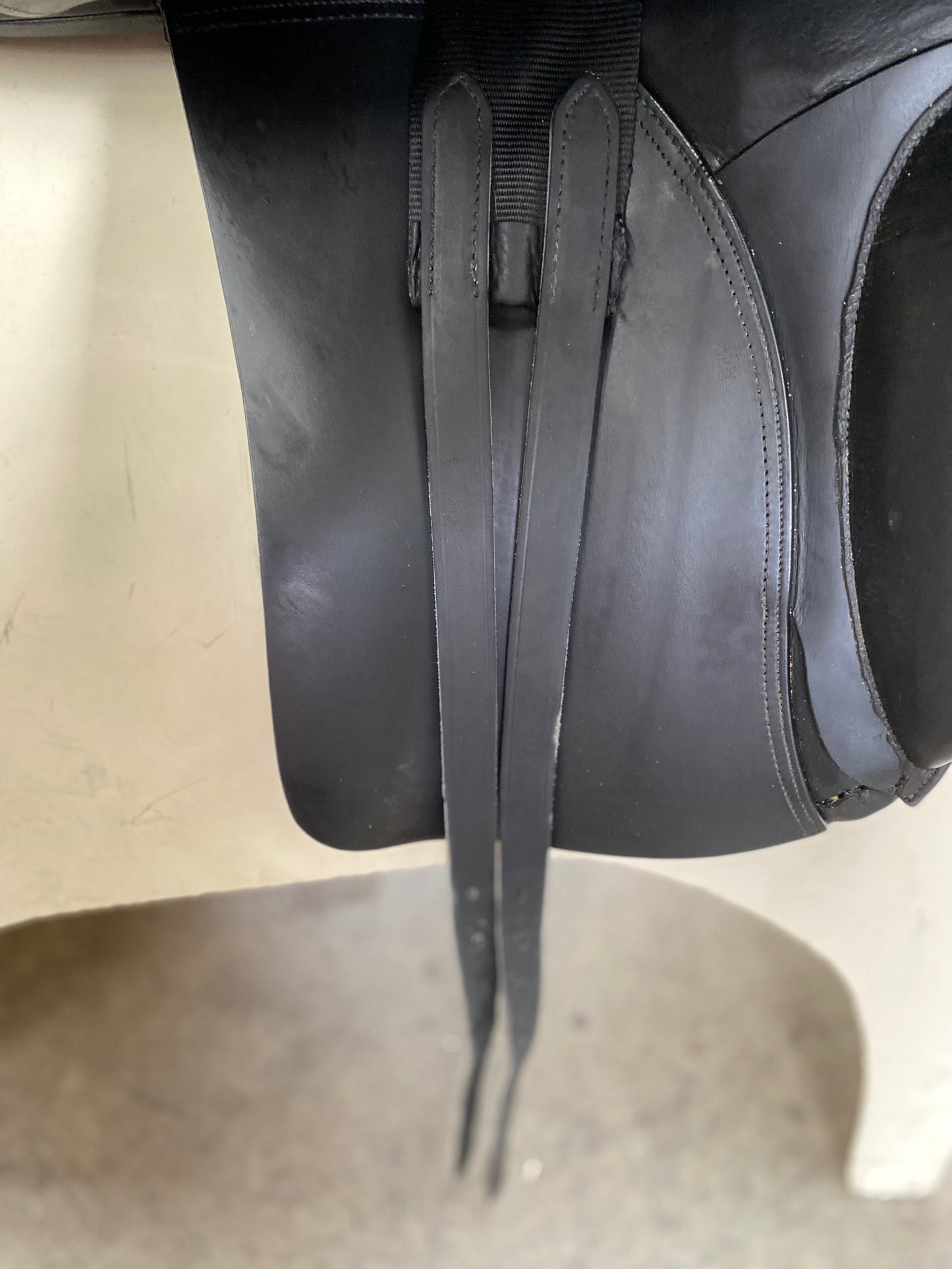 Secondhand Ambassador Dressage Saddle 17.5” Black (2310201)