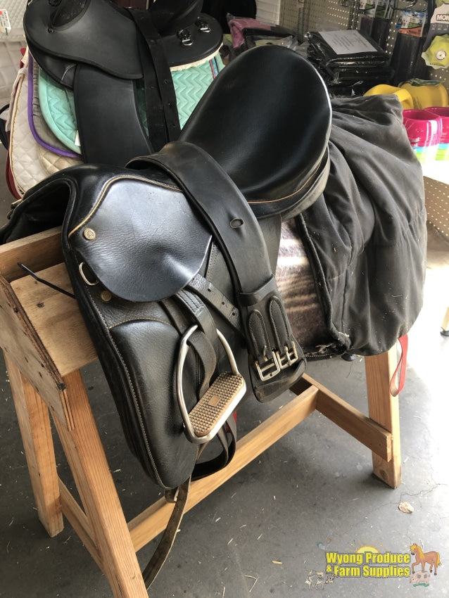 Collegiate Saddle 17 Black (215301)