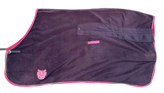 Stable 8 Fleece Rug 5'3 Navy/Pink (230818)