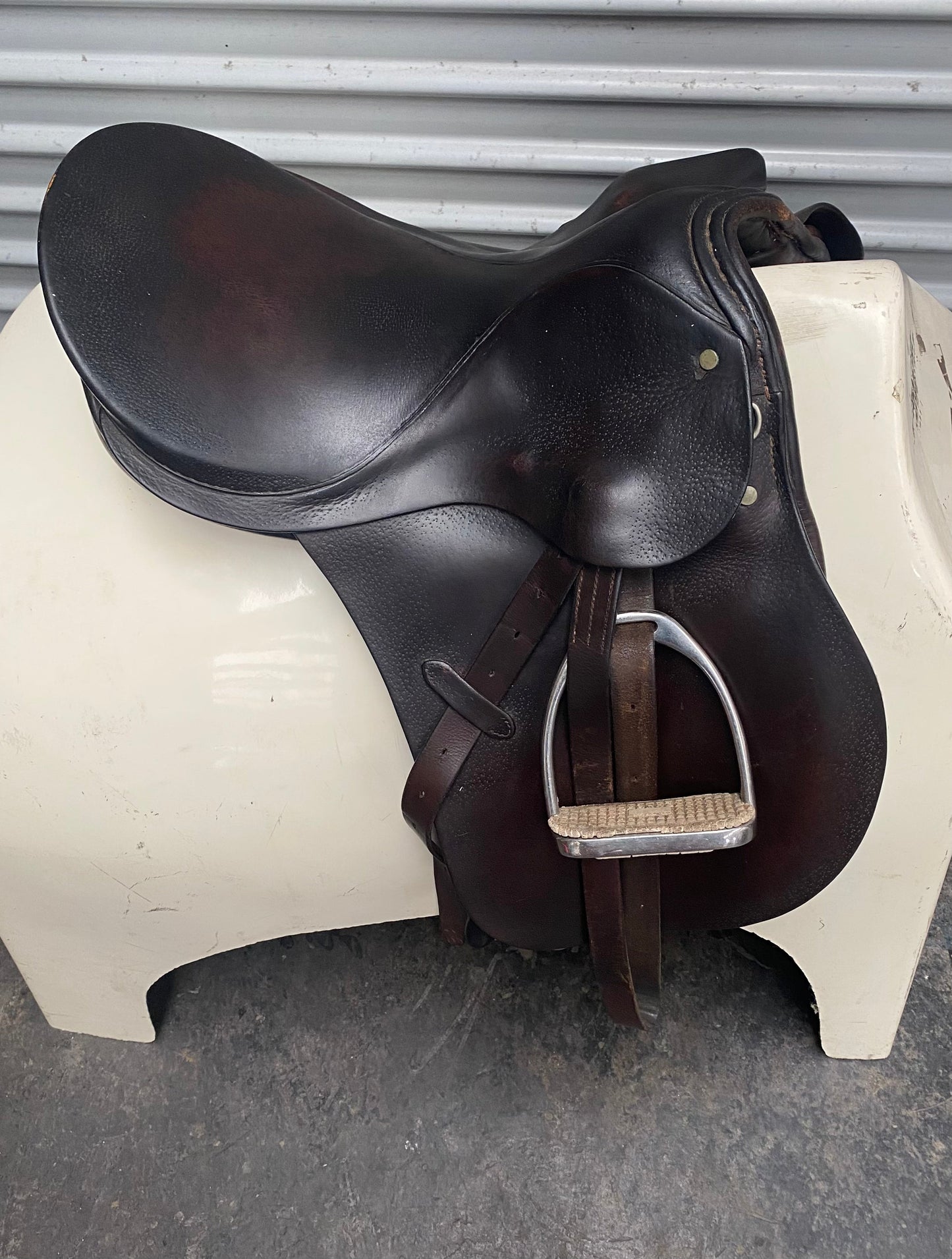 Dressage Saddle 16” Brown (239701)