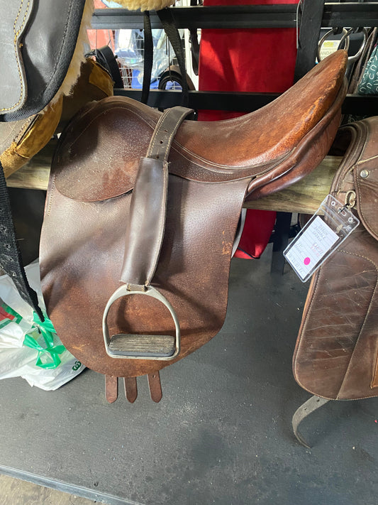 Saddle 17.5” Brown (236130)