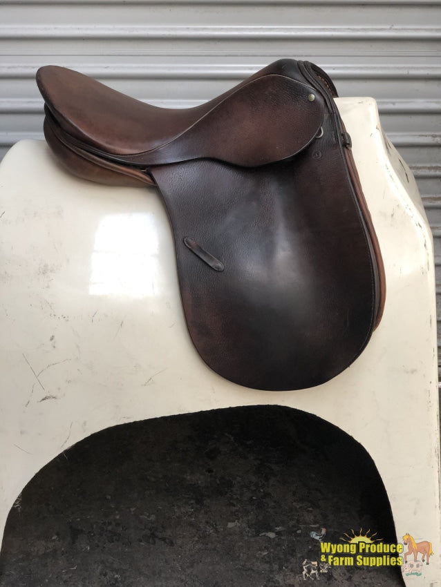 Stubben Dressage Saddle 17.5 Brown (092301)